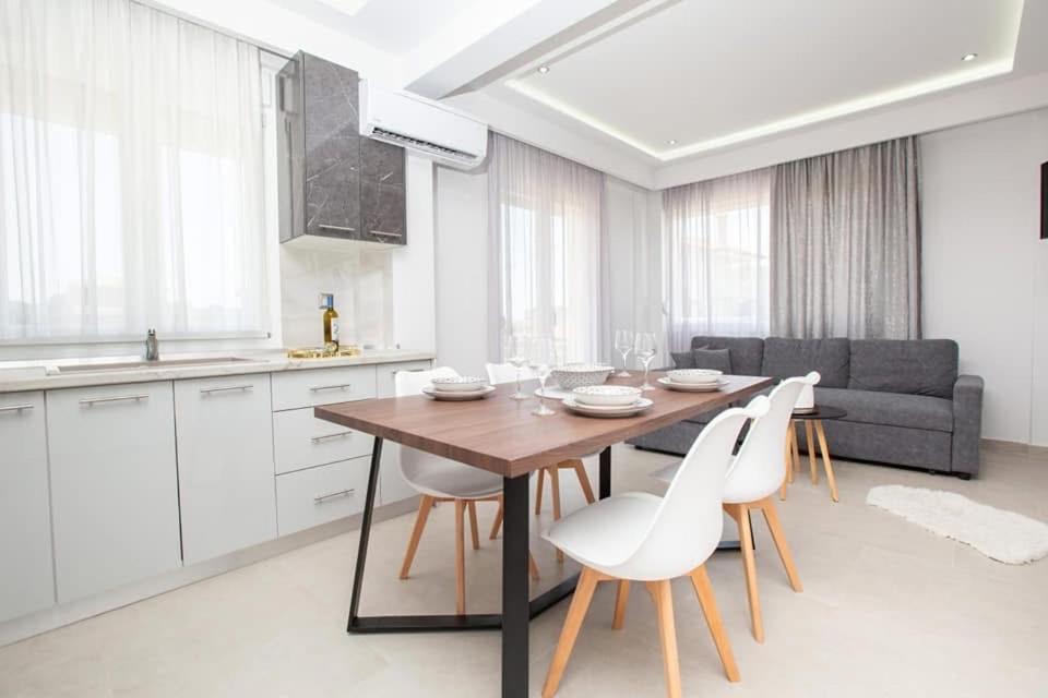 Marane Luxury Suites Nea Moudania Eksteriør billede